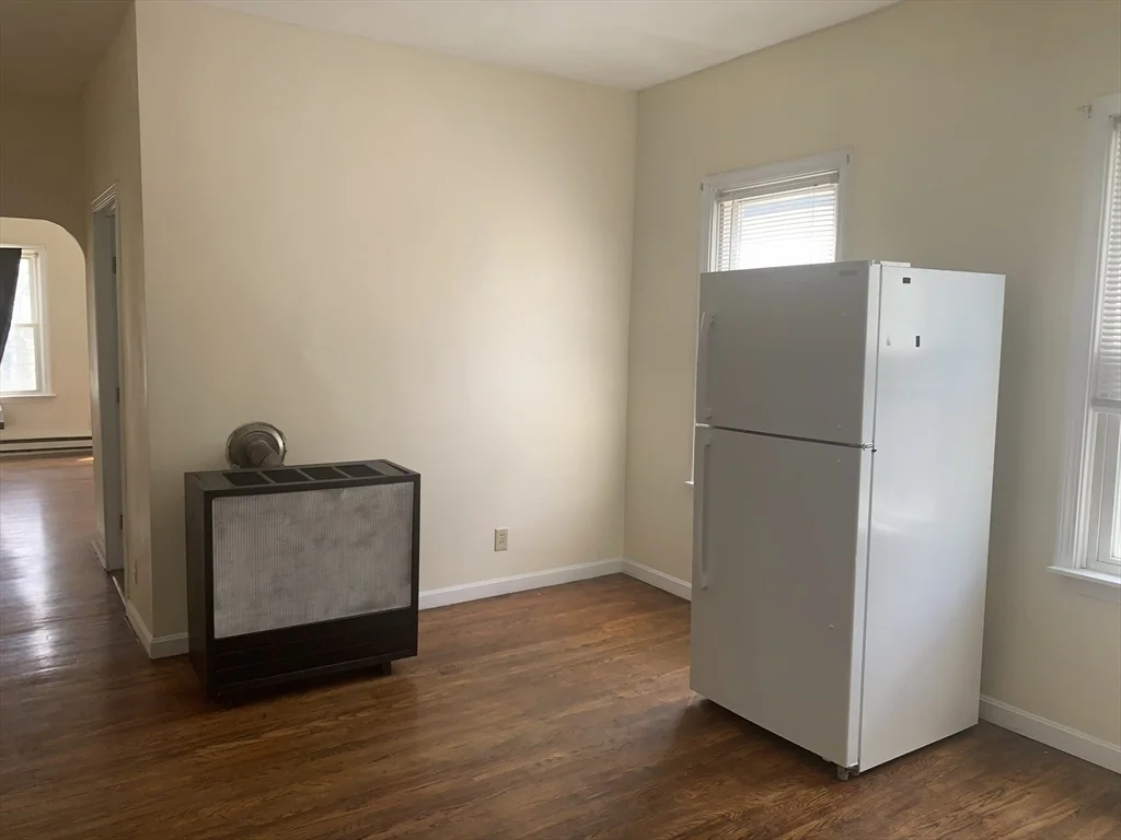 3 bed, 1 bath apartment for rent at 549 Fourth St Unit 2, Fall River — photo 14 of 19