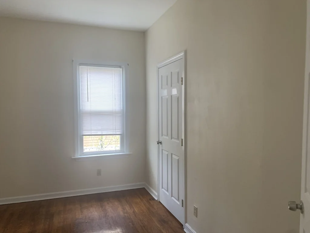 3 bed, 1 bath apartment for rent at 549 Fourth St Unit 2, Fall River — photo 12 of 19