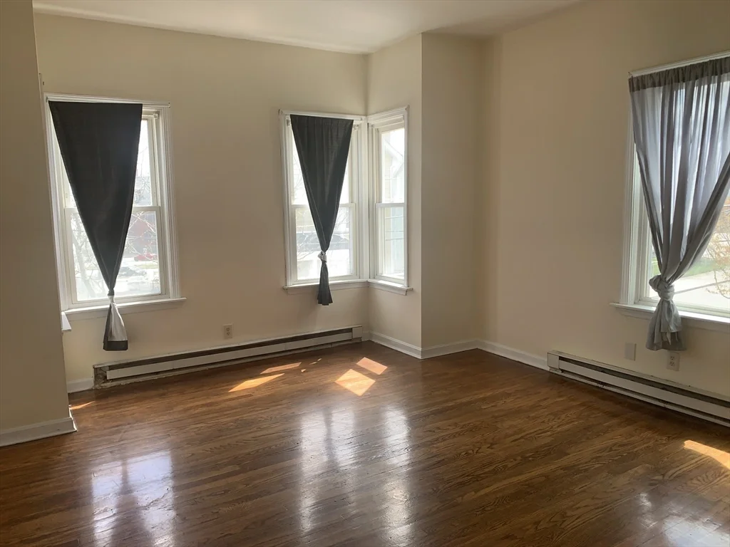 3 bed, 1 bath apartment for rent at 549 Fourth St Unit 2, Fall River — photo 1 of 19