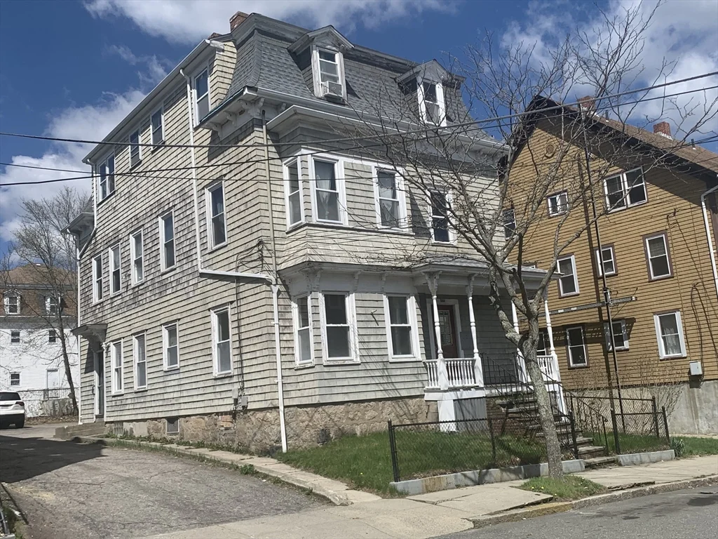 3 bed, 1 bath apartment for rent at 549 Fourth St Unit 2, Fall River — photo 18 of 19
