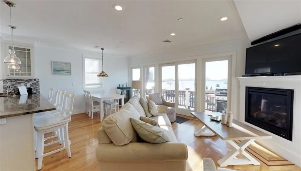 3 bed, 2 bath apartment for rent at 549 Sumner St Unit B, Boston — photo 2 of 24