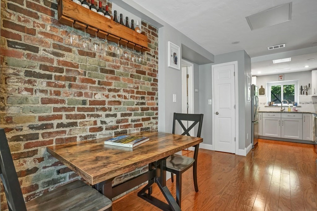 1 bed, 1 bath apartment for rent at 549A E 4th St Unit 1, South Boston — photo 5 of 13