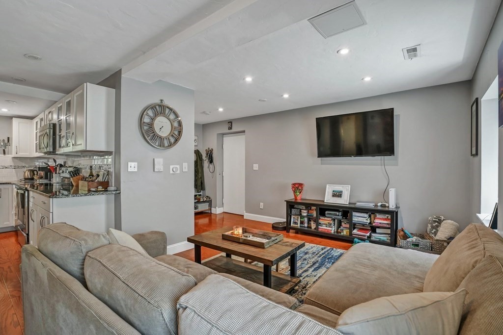 1 bed, 1 bath apartment for rent at 549A E 4th St Unit 1, South Boston