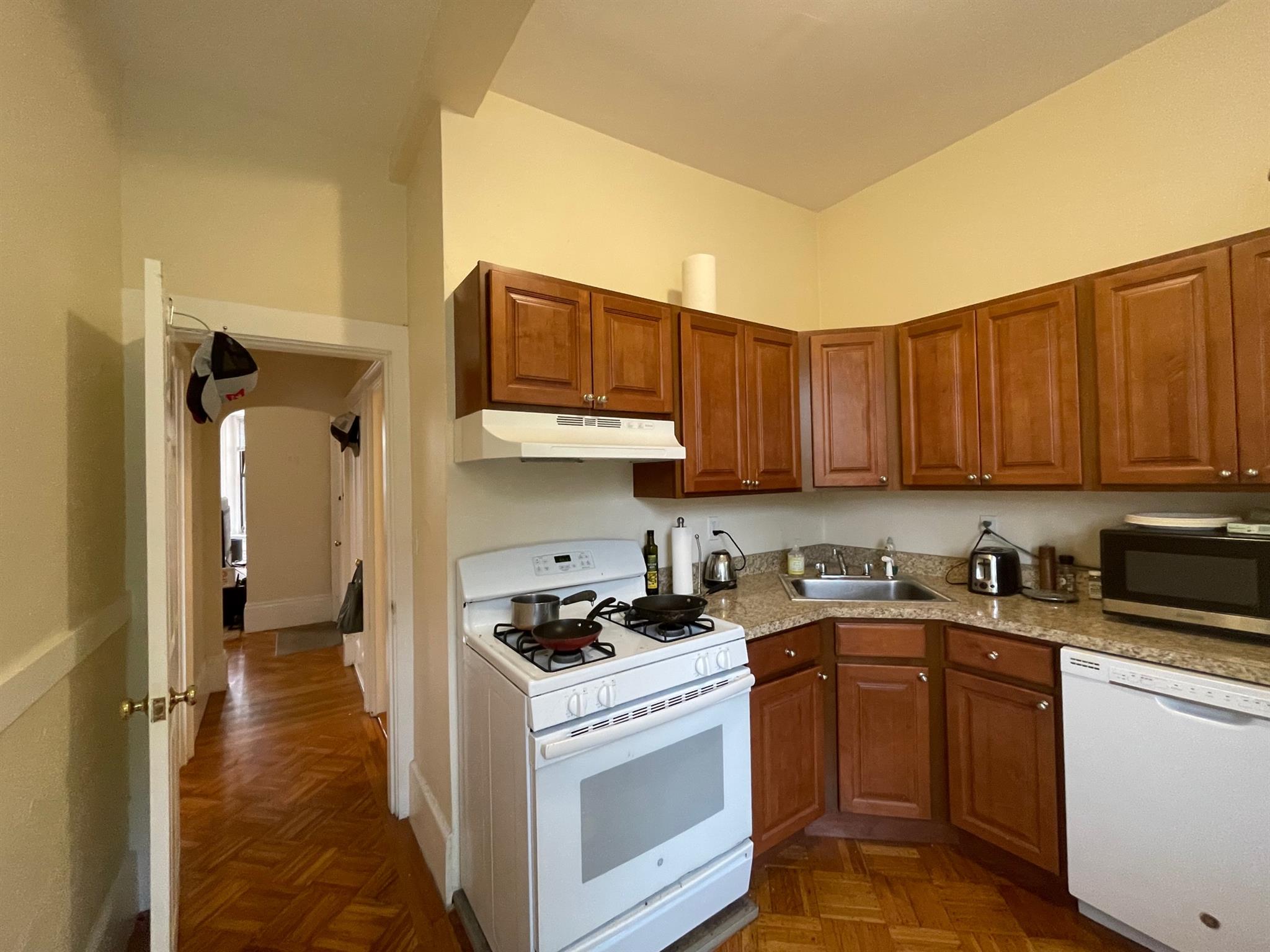 1.5 bed, 1 bath apartment for rent at 55 Adams St Unit 2, Winter Hill — photo 3 of 12