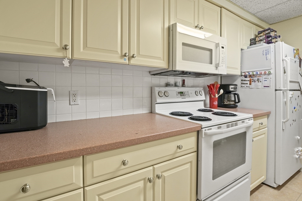2 bed, 2 bath apartment for rent at 55 Angleside Rd Unit 5, Waltham — photo 11 of 18