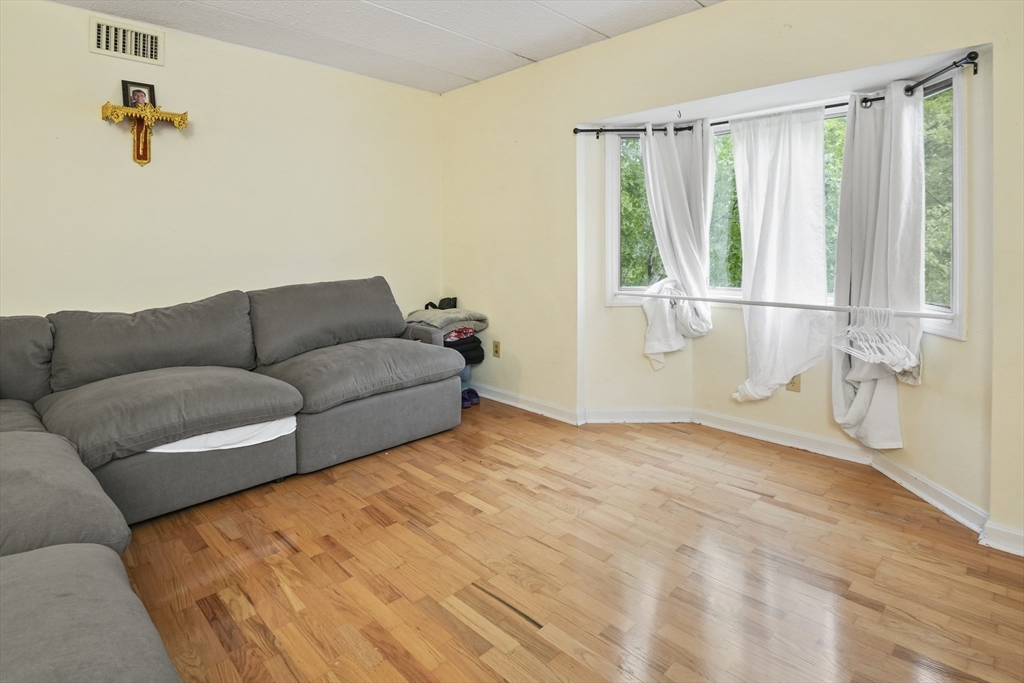2 bed, 2 bath apartment for rent at 55 Angleside Rd Unit 5, Waltham — photo 8 of 18
