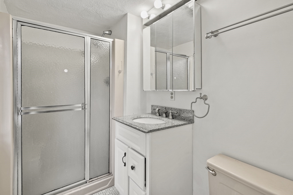 2 bed, 2 bath apartment for rent at 55 Angleside Rd Unit 5, Waltham — photo 16 of 18