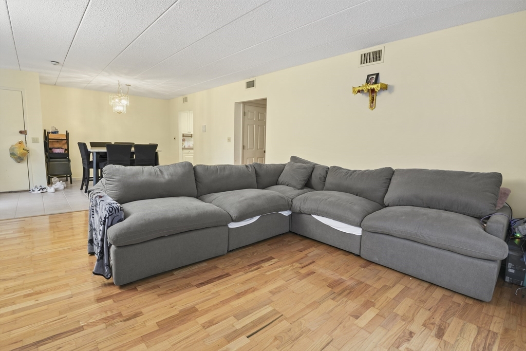 2 bed, 2 bath apartment for rent at 55 Angleside Rd Unit 5, Waltham — photo 7 of 18