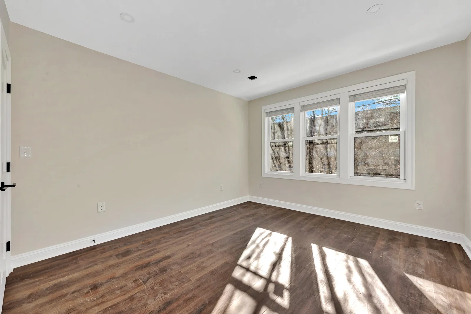 6 bed, 4+ bath apartment for rent at 55 Bailey Rd Unit 2, Ten Hills — photo 5 of 13