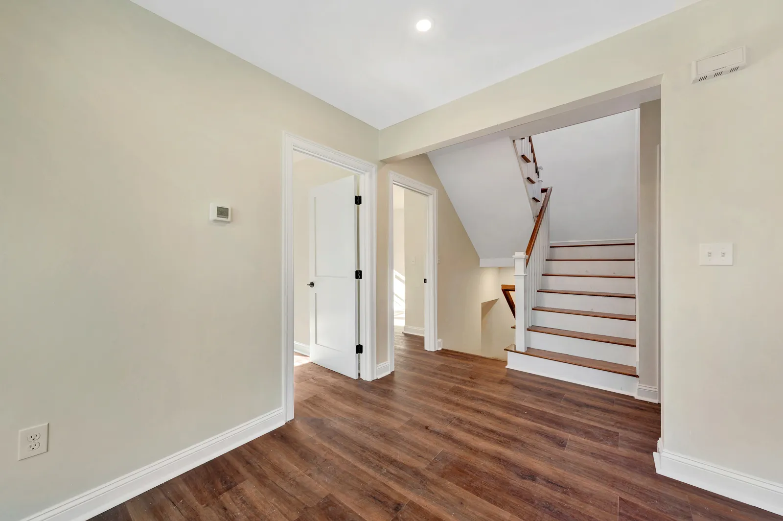 6 bed, 4+ bath apartment for rent at 55 Bailey Rd Unit 2, Ten Hills — photo 9 of 13