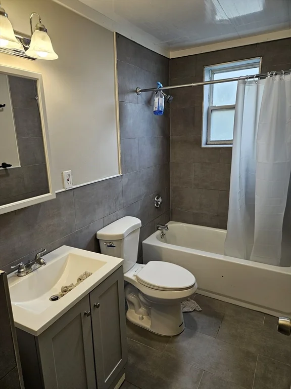 3 bed, 1 bath apartment for rent at 55 Bernard St Unit 1, Dorchester — photo 7 of 9