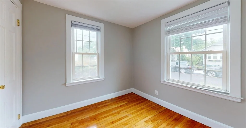 3 bed, 1 bath apartment for rent at 55 Brentwood, Forestdale — photo 4 of 10