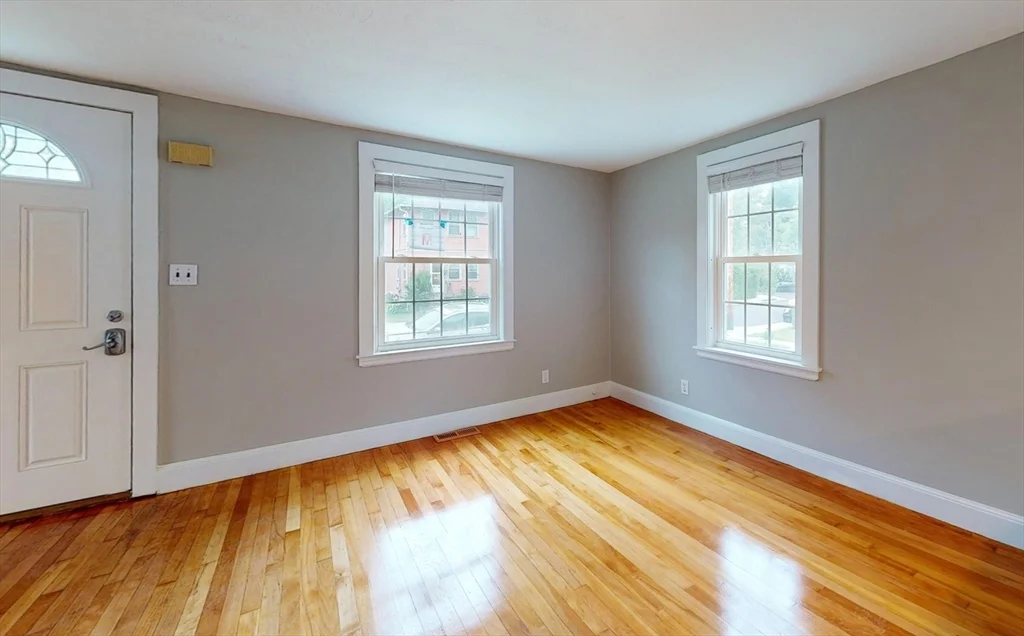 3 bed, 1 bath apartment for rent at 55 Brentwood, Forestdale — photo 7 of 10
