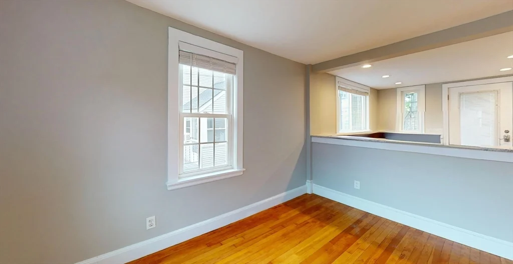 3 bed, 1 bath apartment for rent at 55 Brentwood, Forestdale — photo 5 of 10