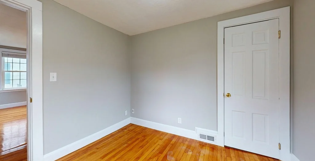 3 bed, 1 bath apartment for rent at 55 Brentwood, Forestdale — photo 3 of 10