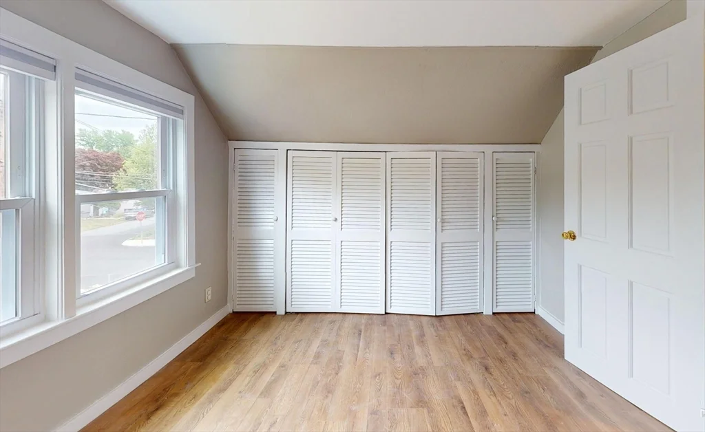 3 bed, 1 bath apartment for rent at 55 Brentwood, Forestdale — photo 8 of 10