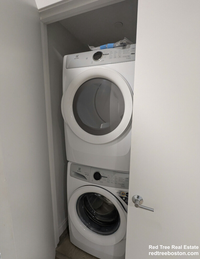 2 bed, 2 bath apartment for rent at 55 Brighton Ave Unit 402, Allston — photo 11 of 19