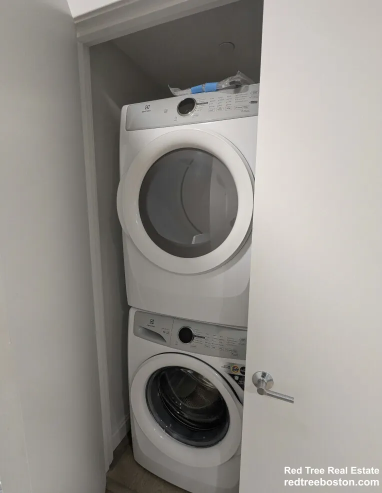 2 bed, 2 bath apartment for rent at 55 Brighton Ave Unit 504, Allston — photo 4 of 18