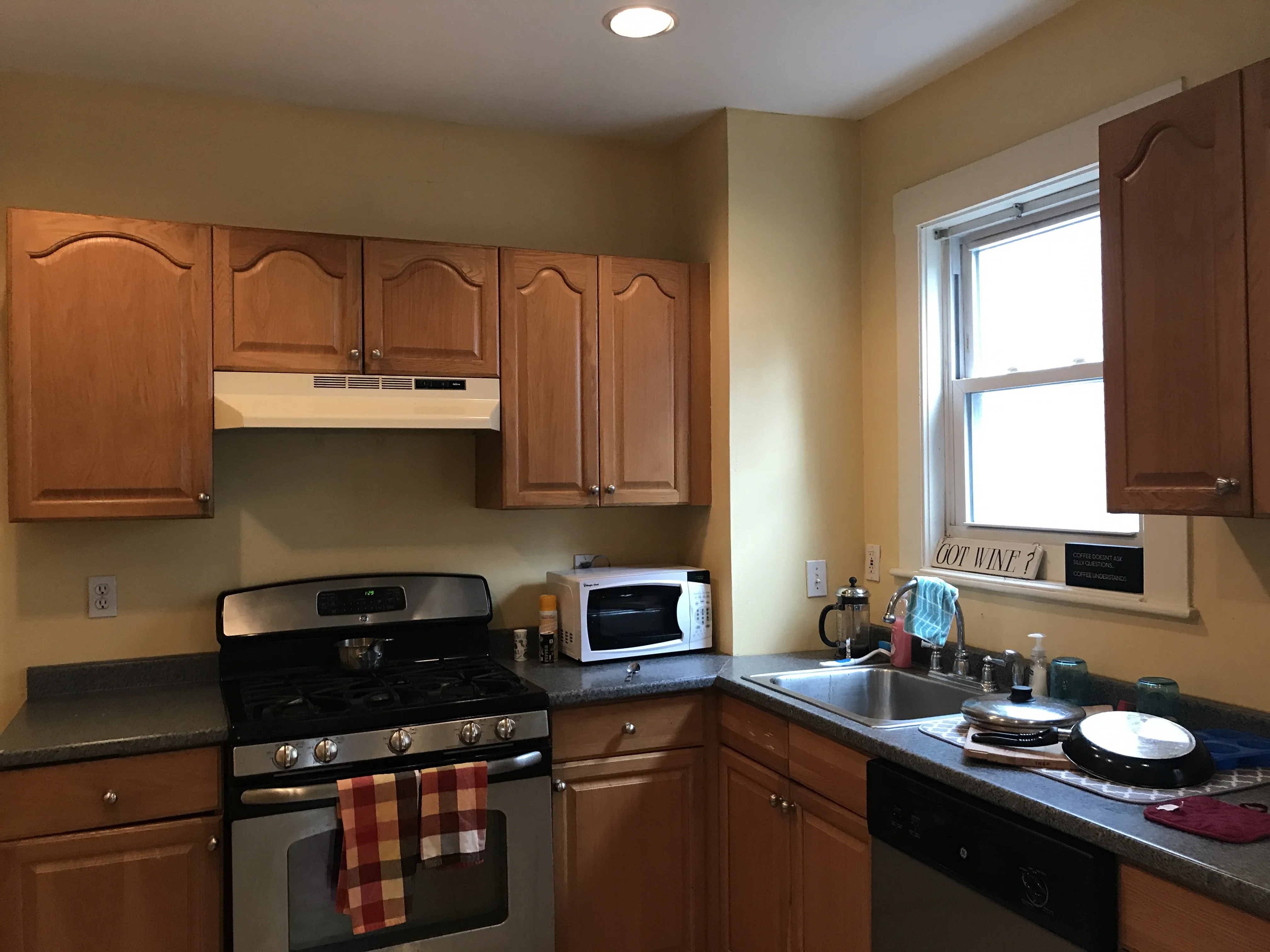 3 bed, 1 bath apartment for rent at 55 Bristol Rd Unit 1, Medford — photo 2 of 7