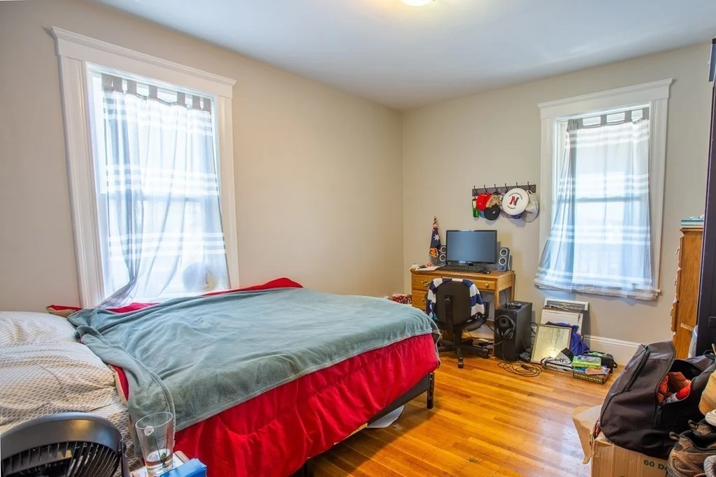 3 bed, 1 bath apartment for rent at 55 Bristol Rd Unit 1, Tufts University — photo 4 of 8