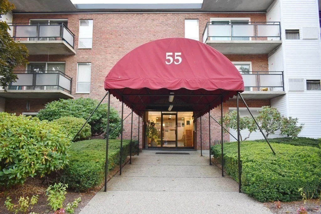 1 bed, 1 bath apartment for rent at 55 Broadlawn Park Unit 17, Chestnut Hill