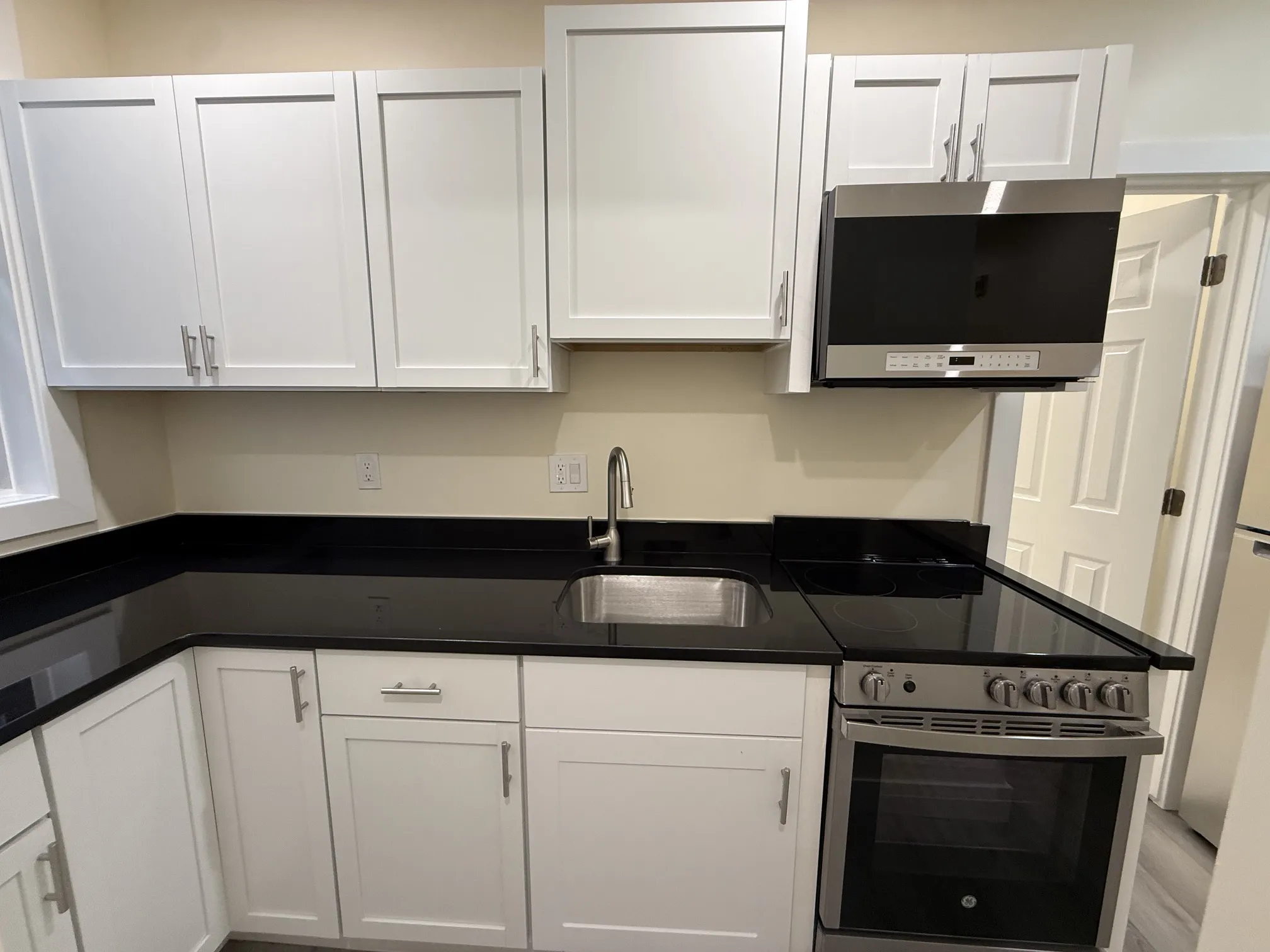 Studio bed, 1 bath apartment for rent at 55 Burbank St Unit 12, Fenway — photo 4 of 13