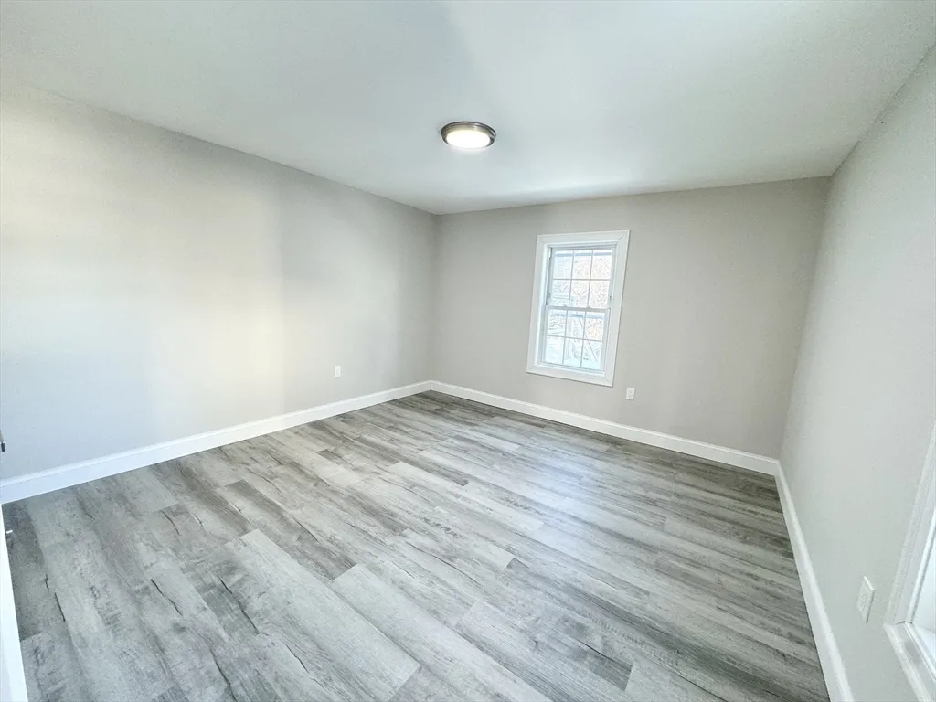 4 bed, 2 bath apartment for rent at 55 Burrell St Unit R, Roxbury — photo 5 of 9