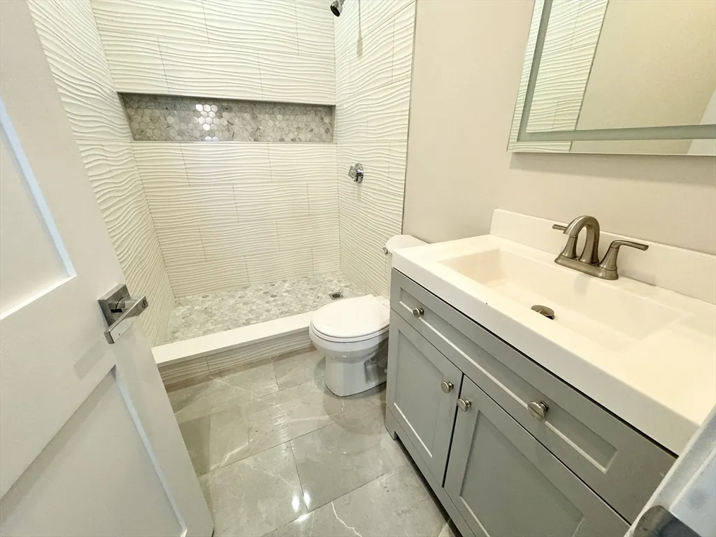 4 bed, 2 bath apartment for rent at 55 Burrell St Unit R, Roxbury — photo 8 of 9