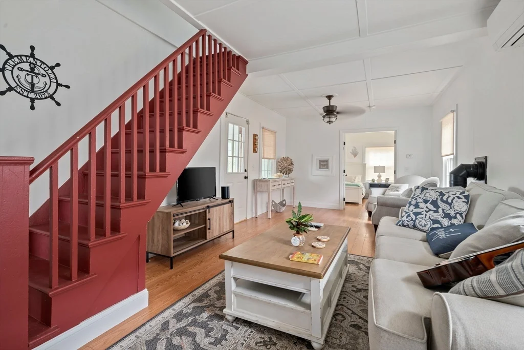 2 bed, 1 bath apartment for rent at 55 Central St Unit 55, Marshfield — photo 3 of 7