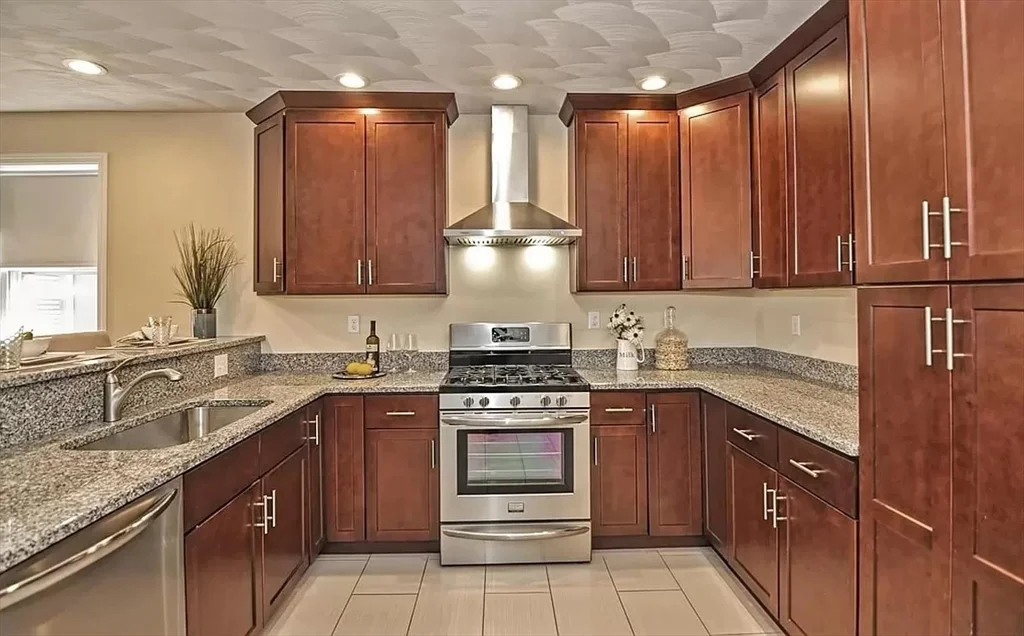 3 bed, 1.5 bath apartment for rent at 55 Cherry St Unit 2, Chelsea