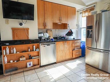 6 bed, 3 bath apartment for rent at 55 Chestnut, Brighton — photo 2 of 19