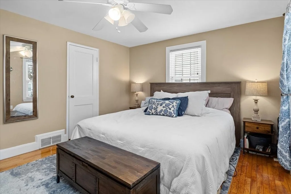 2 bed, 1 bath apartment for rent at 55 Colchester St Unit 1, Hyde Park — photo 24 of 41