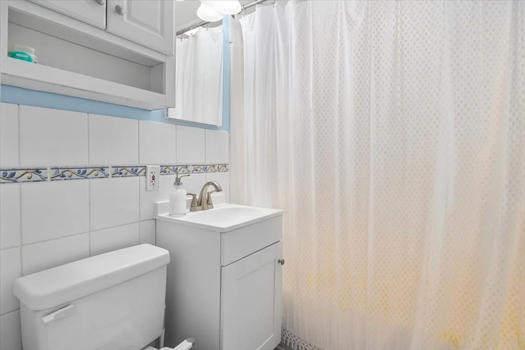 2 bed, 1 bath apartment for rent at 55 Colchester St Unit 1, Hyde Park — photo 30 of 41