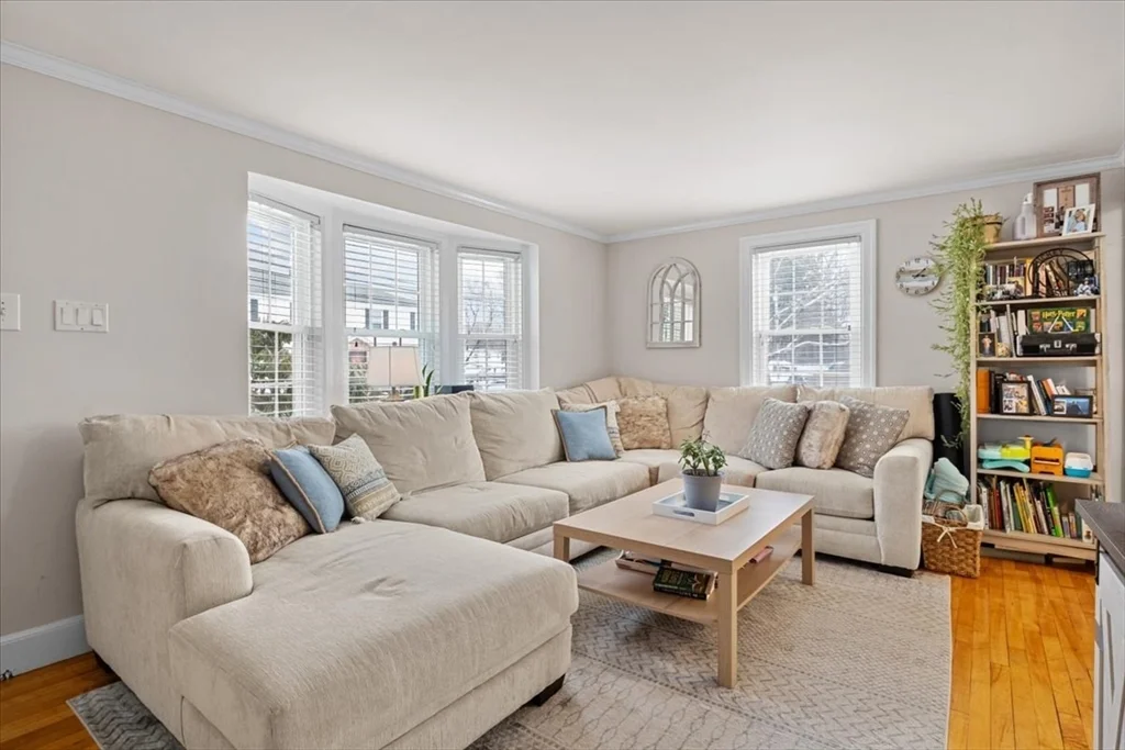 2 bed, 1 bath apartment for rent at 55 Colchester St Unit 1, Hyde Park — photo 4 of 41