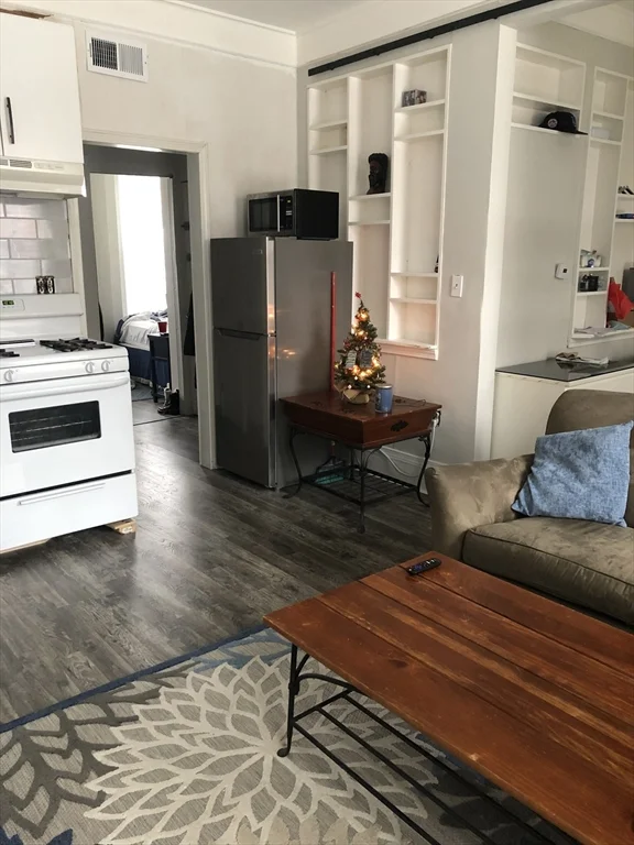 1 bed, 1 bath apartment for rent at 55 Coleman St Unit 2, Dorchester — photo 2 of 11