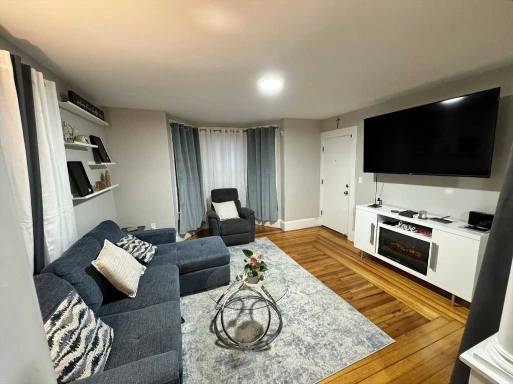 3 bed, 1 bath apartment for rent at 55 Collins St Unit 1, Lynn — photo 5 of 8