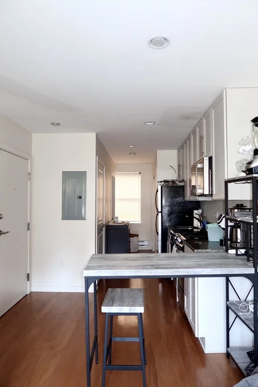 Studio bed, 1 bath apartment for rent at 55 Cooper St Unit 2, North End — photo 5 of 15