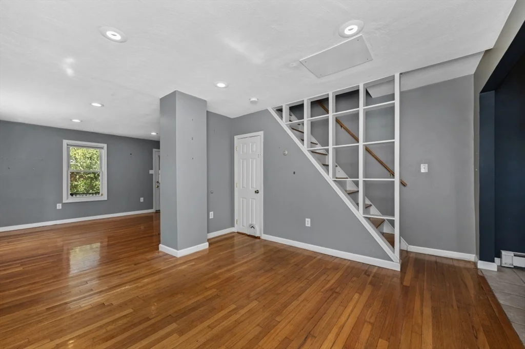 2 bed, 1 bath apartment for rent at 55 Cottage St Unit 1, Melrose — photo 5 of 17