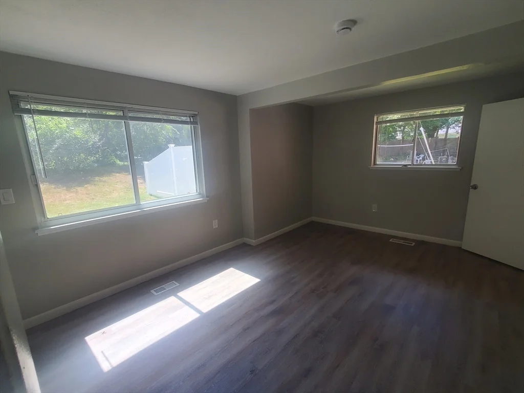1 bed, 1 bath apartment for rent at 55 David Ter Unit 11, Norwood — photo 6 of 11