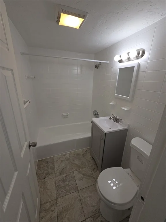2 bed, 1 bath apartment for rent at 55 David Ter Unit 17, Norwood — photo 8 of 18