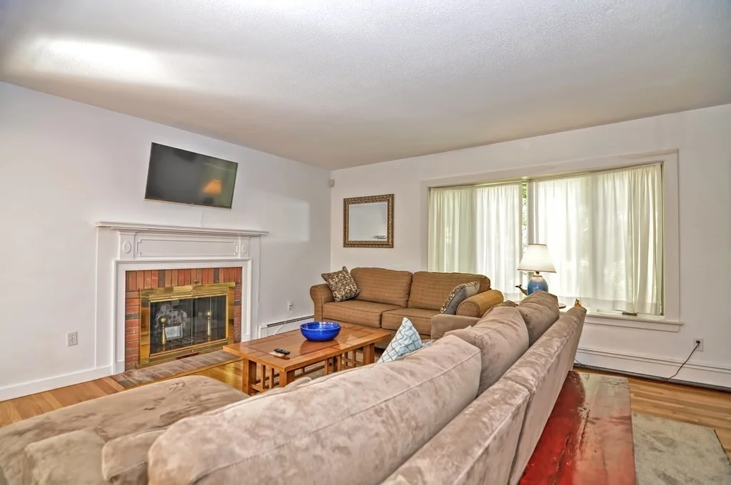 4 bed, 3 bath apartment for rent at 55 Dennison St Unit WINTER, Gloucester — photo 8 of 16