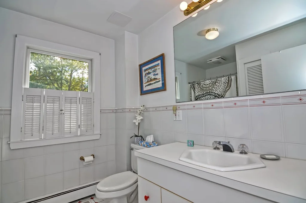 4 bed, 3 bath apartment for rent at 55 Dennison St Unit WINTER, Gloucester — photo 13 of 16