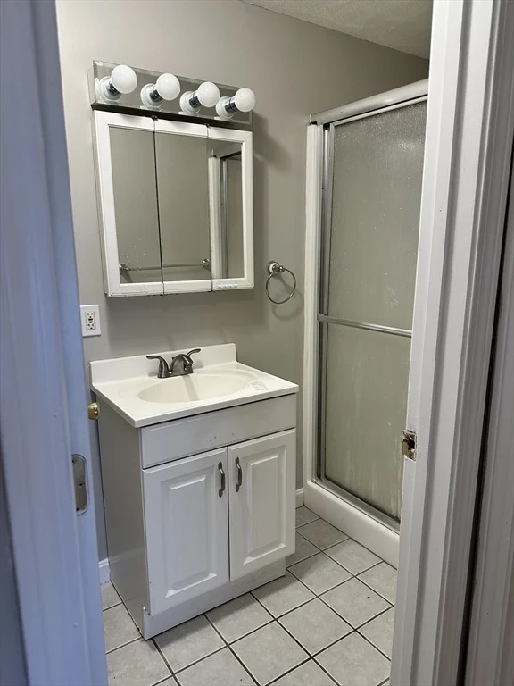 5 bed, 3 bath apartment for rent at 55 Dutton St, Oak Grove — photo 7 of 17