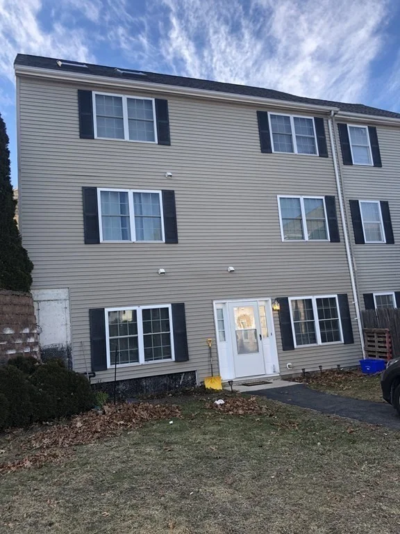 5 bed, 3 bath apartment for rent at 55 Dutton St, Oak Grove — photo 1 of 17