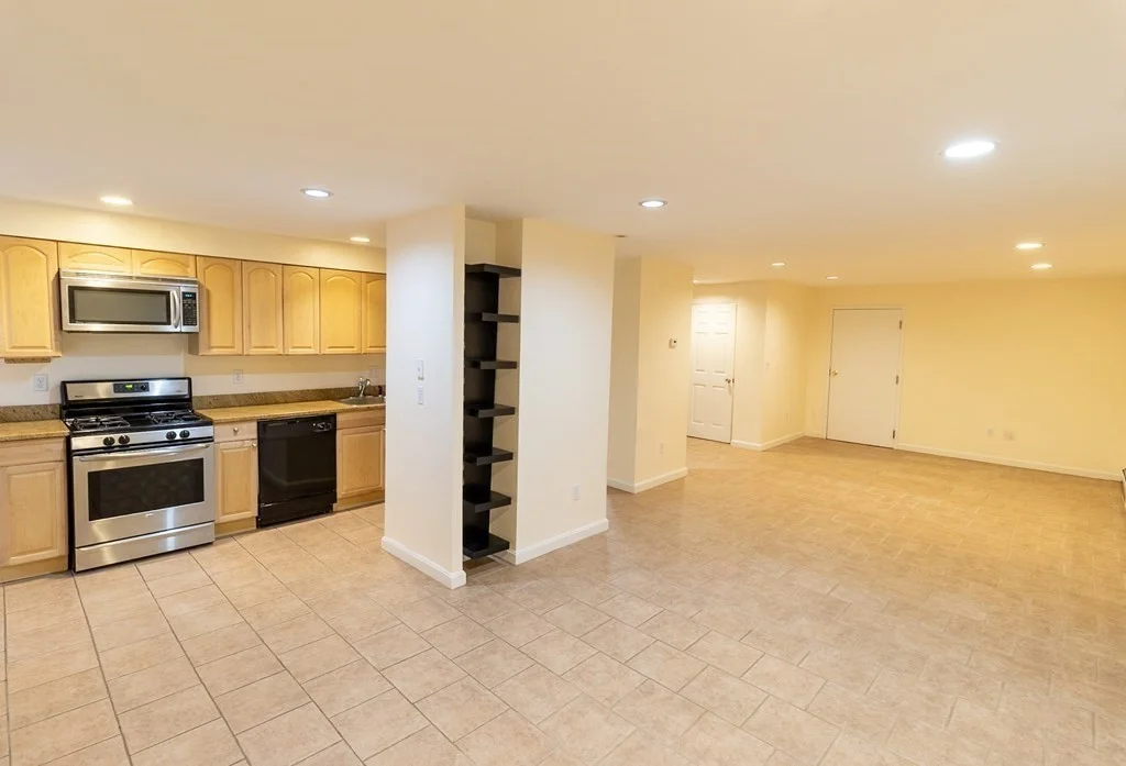 2 bed, 1.5 bath apartment for rent at 55 East Concord St Unit 1, South End — photo 13 of 16