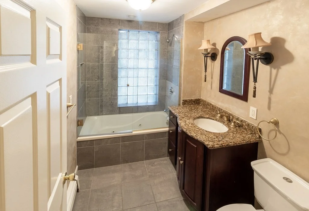 2 bed, 1.5 bath apartment for rent at 55 East Concord St Unit 1, South End — photo 8 of 16