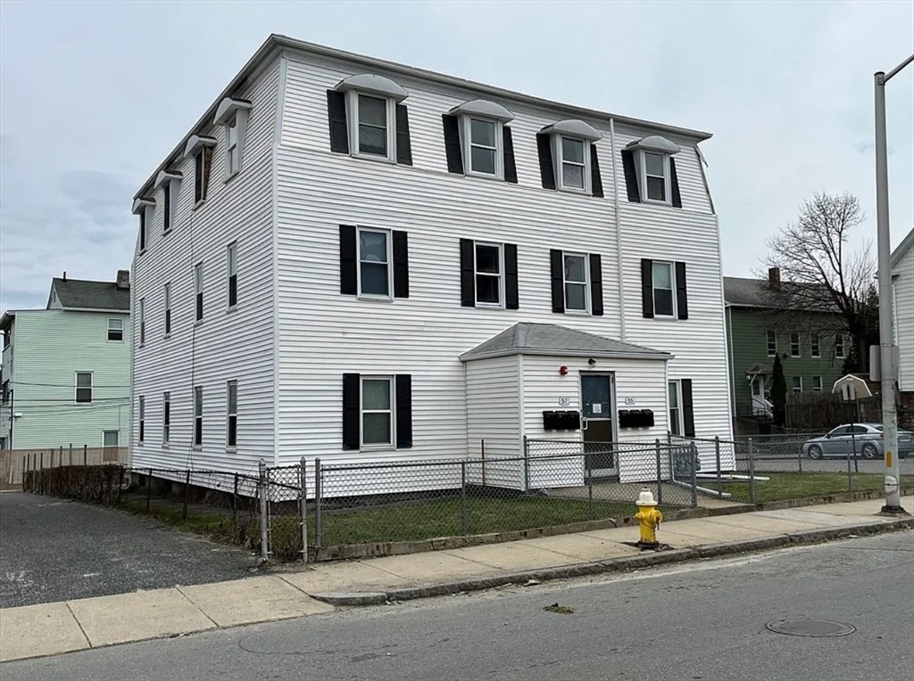 1 bed, 1 bath apartment for rent at 55 Eastern Ave Unit 1, Worcester — photo 1 of 10