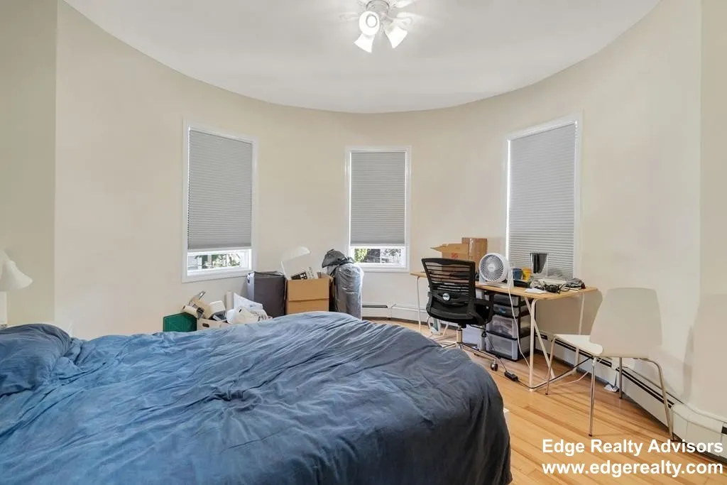 3 bed, 1 bath apartment for rent at 55 Easton St Unit 3, Allston — photo 6 of 13