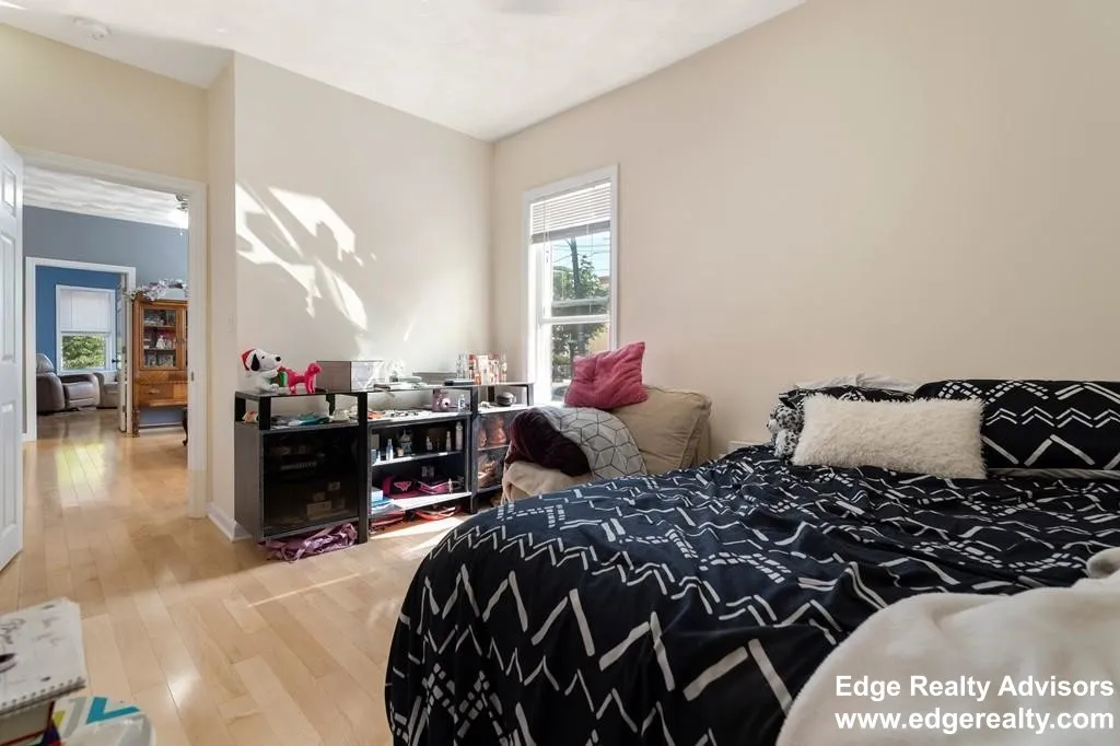 3 bed, 1 bath apartment for rent at 55 Easton St Unit 3, Allston — photo 9 of 13