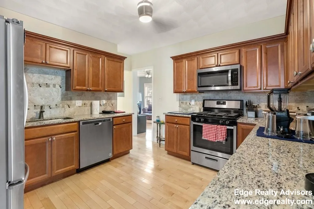 3 bed, 1 bath apartment for rent at 55 Easton St Unit 3, Allston — photo 1 of 13